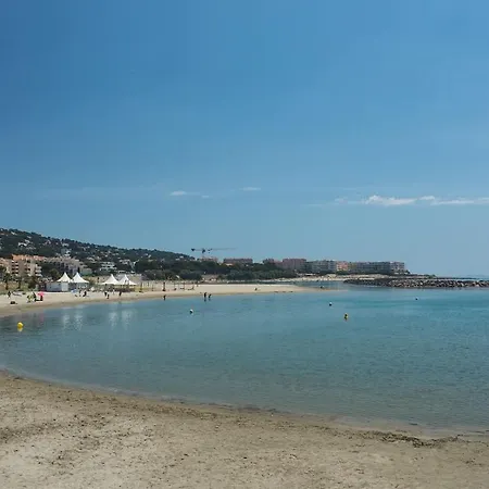Appartement Vue Mer, Secteur Des Plages, T3 De Standing Climatise Avec Grande Terrasse